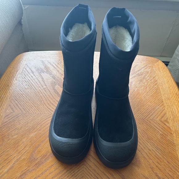 UGG Men's Black and Gray Snow Boots - Picture 2 of 6